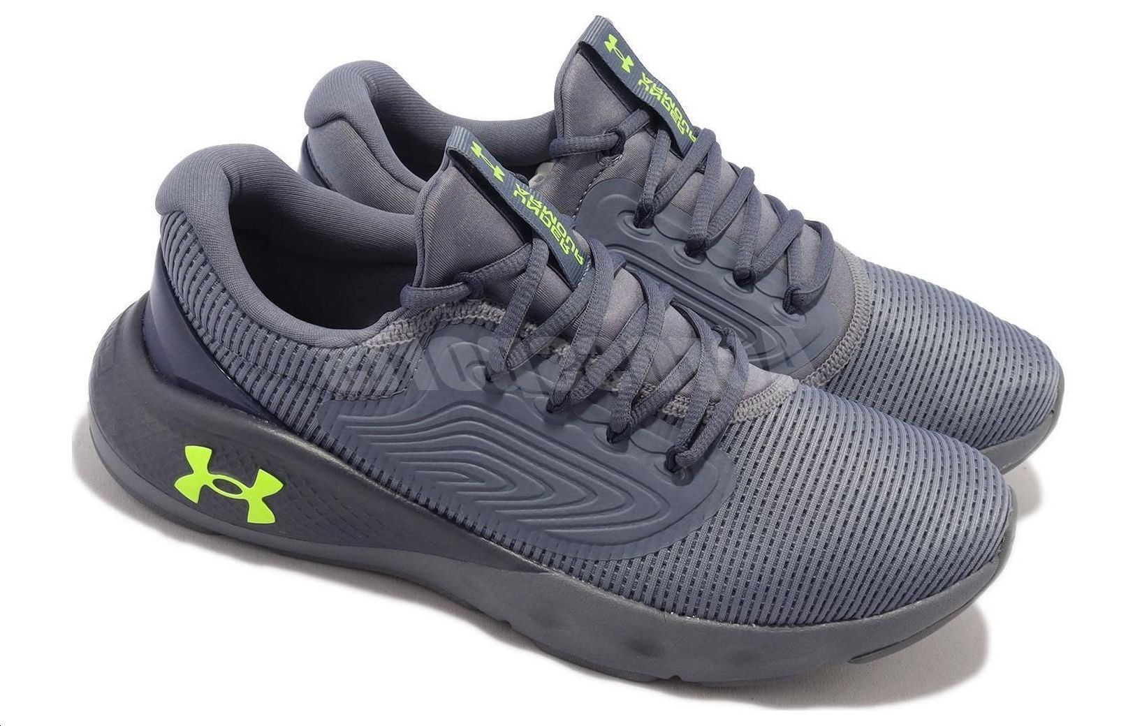 Shop UAチャージド バン Vantage 2 グレーベルライム 3024873-102