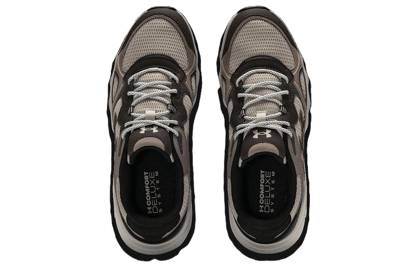 Shop 安德玛 Charged Vantage 2 Lux '黑色米色' 运动鞋 3028445-200