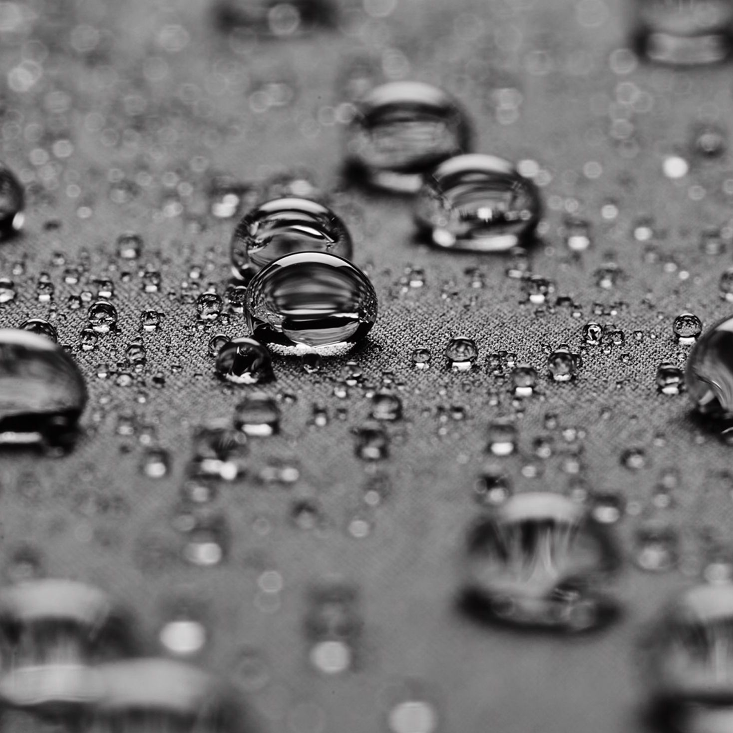 Sizing Under Armour ColdGear Storm Infrared Shield Gray Loose Fit Hoodie Jacket 1371587-025