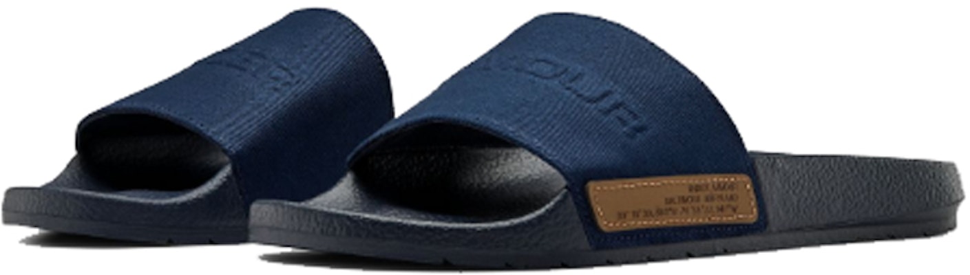 Under Armour Core Remix Kanvas Selipar Biru 3022739-401 Lookbook Under Armour Core Remix Kanvas Selipar Biru 3022739-401