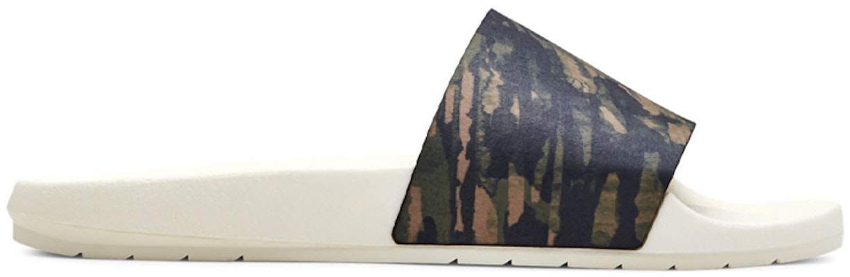 Zapatillas Under Armour Core Remix Blancas/Camuflaje. 3021282-102 Order Zapatillas Under Armour Core Remix Blancas/Camuflaje. 3021282-102