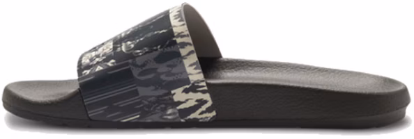 Under Armour Core Remix Striker Slippers Green 3023235-300 Under Armour Core Remix Striker Slippers Green 3023235-300