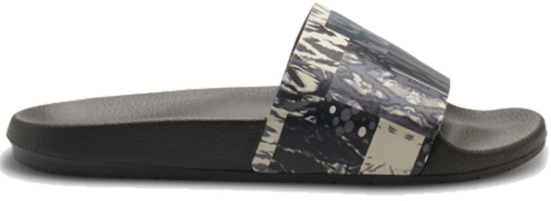 Under Armour Core Remix Striker Sandal Hijau 3023235-300 Order Under Armour Core Remix Striker Sandal Hijau 3023235-300