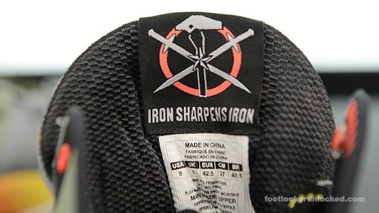 Under Armour Curry 2 'Iron Sharpens Iron' Sepatu Basket Pria 1259007-035 Purchase Under Armour Curry 2 'Iron Sharpens Iron' Sepatu Basket Pria 1259007-035