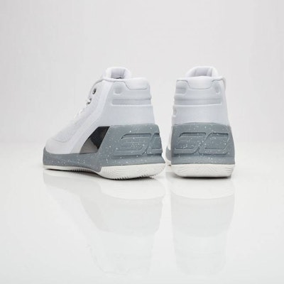 언더아머 커리 3 '화이트' 1269279-101 Lookbook 언더아머 커리 3 '화이트' 1269279-101