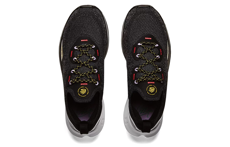 Shop 安德玛库里Flow Go黑灰色运动鞋 3023814-004