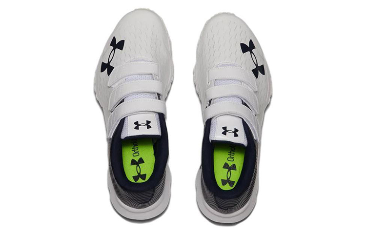 Shop Under Armour 極限訓練寬版棒球鞋 白藍色
