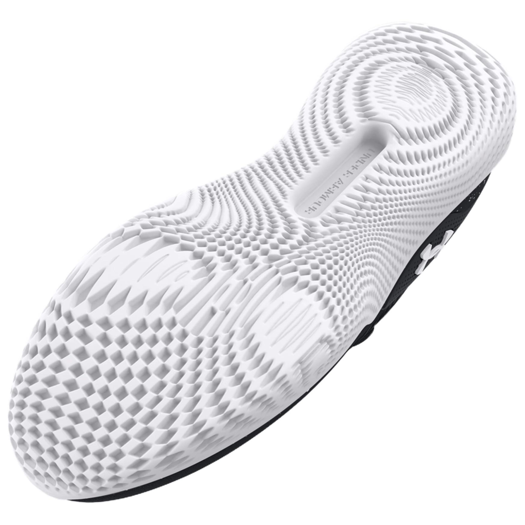 Shop 安德玛Flow Dynamic IntelliKnit“黑白” 3027177-001