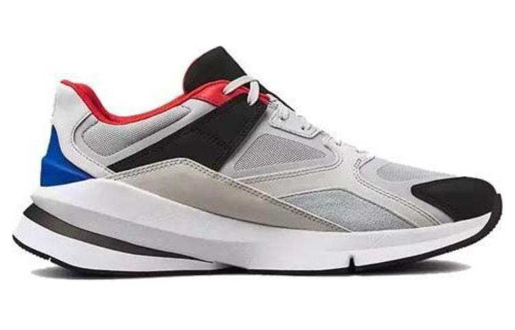 Order Under Armour Forge 96 ''Wit Grijs Zwart'' 3021085-101