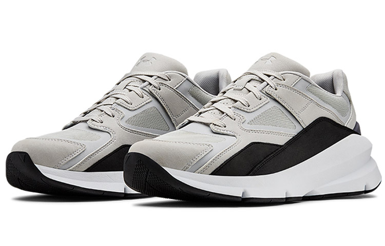 Lookbook Under Armour Forge 96 CLRSHFT Grey/Black 3022281-100