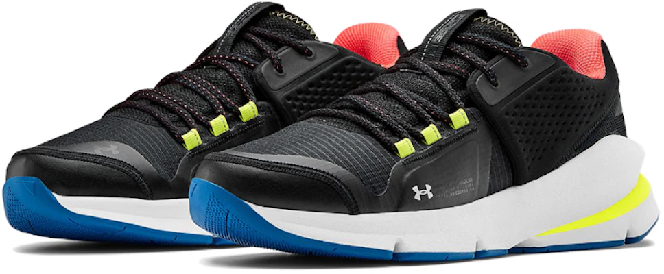 Under Armour Forge RC ''90s Retro Glam - Zwart Wit 3022947-001 Lookbook Under Armour Forge RC ''90s Retro Glam - Zwart Wit 3022947-001