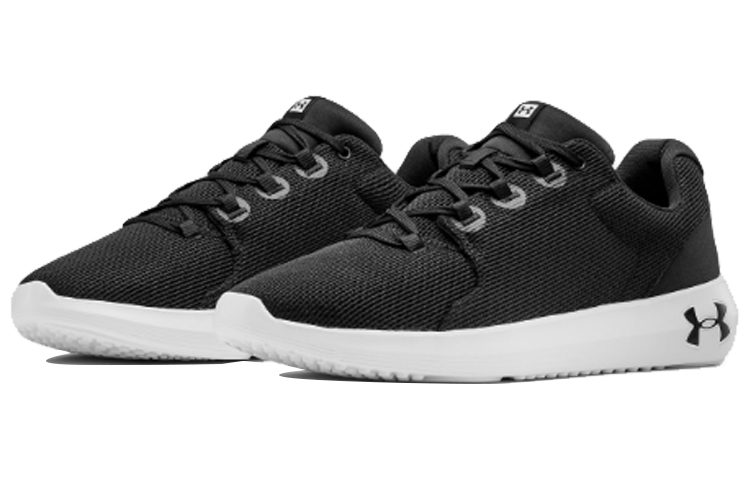 Lookbook Under Armour Umum 'Hitam' 3022044-002