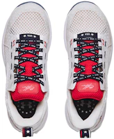 Shop Under Armour Harper 6 人工草坪棒球鞋 白色