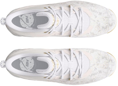 언더아머 하퍼 8 미드 RM '화이트 메탈릭 골드' 3026592-100 Shop 언더아머 하퍼 8 미드 RM '화이트 메탈릭 골드' 3026592-100