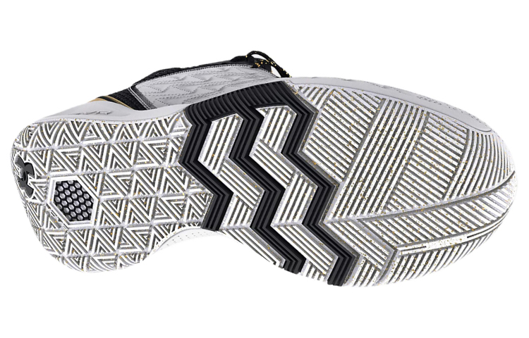 Purchase 安德玛 Havoc 5 Clone '白黑'篮球鞋 3025605-100