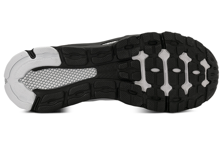 Shop Under Armour Hovr Infinite 3 低筒 跑步鞋 男女兼用 白色