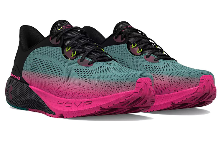 Lookbook UAホバーマキナ3 ブラック 3025655-001