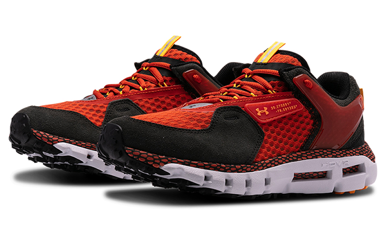Lookbook Under Armour HOVR Summit ''Orange Noir''. 3022579-303