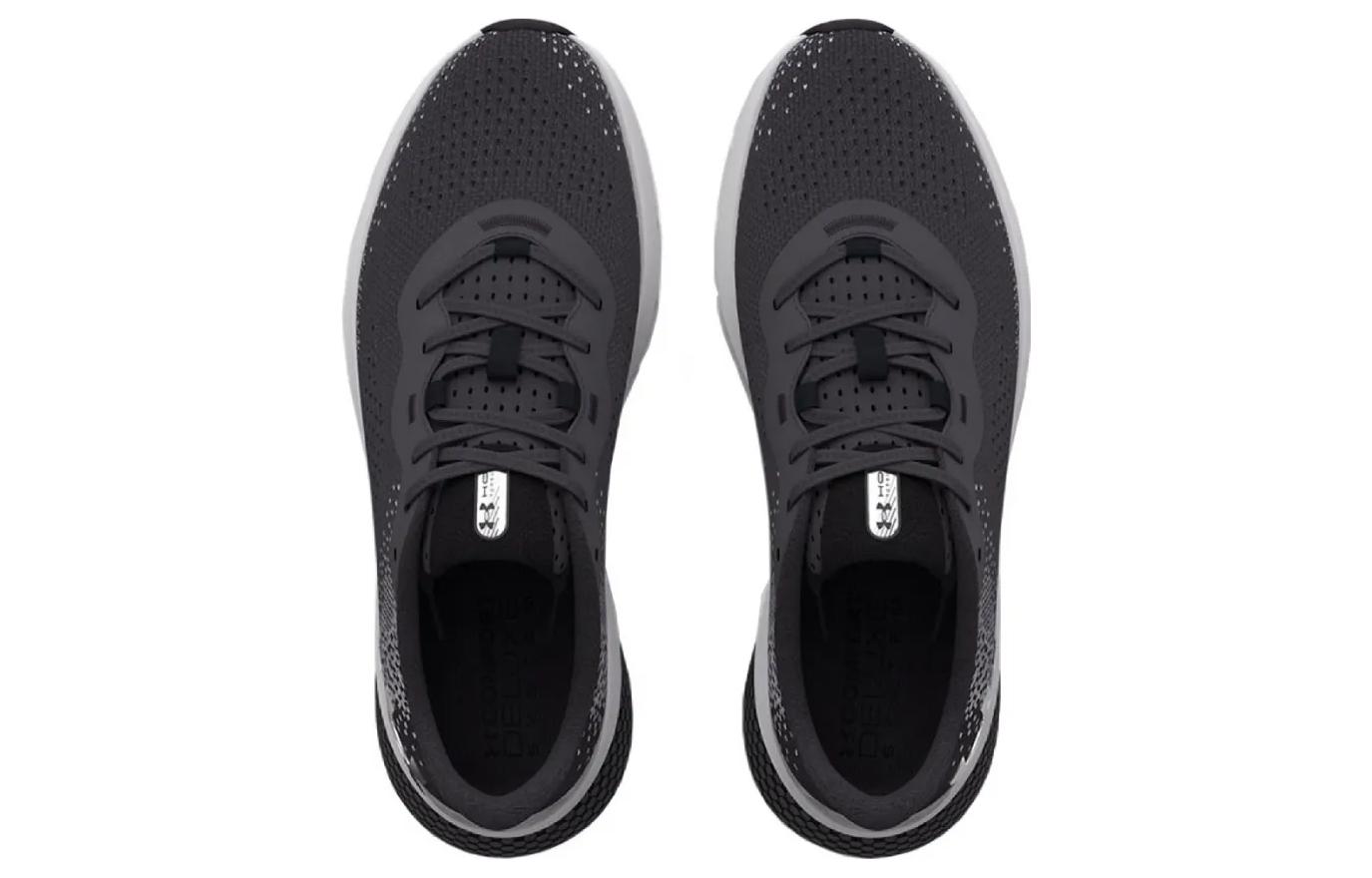 Lookbook UAホバー タービュランス2 ジェットグレー/メタリックスシルバー 3026520-106