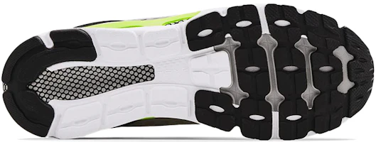 Shop Under Armour Infinite Summit 2 舒適 輕便透氣 低筒 跑步鞋 男女款 黑灰