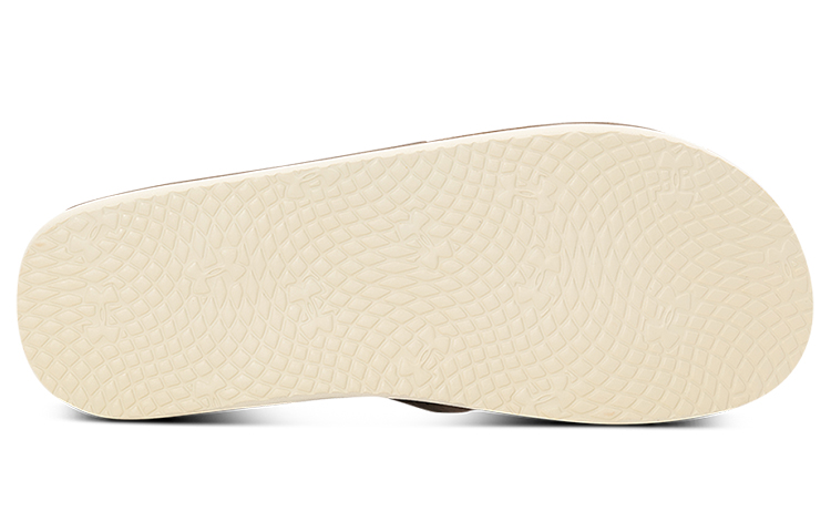 Shop UAマラソンキーIVスリッパ (白) 3022712-100