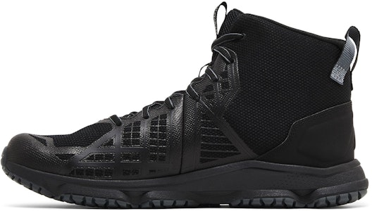 언더아머 마이크로G 스트라이크패스트 미드 (블랙/피치그레이) 3025575-001 Lookbook 언더아머 마이크로G 스트라이크패스트 미드 (블랙/피치그레이) 3025575-001