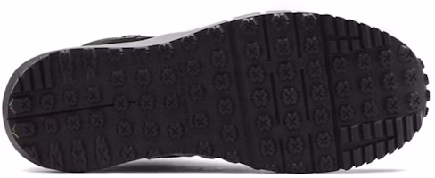 Shop Under Armour Micro G Valsetz 中筒跑步鞋 男款 黑綠