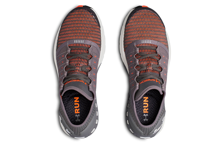 Shop Under Armour SpeedForm Europa 低筒跑步鞋 灰橘