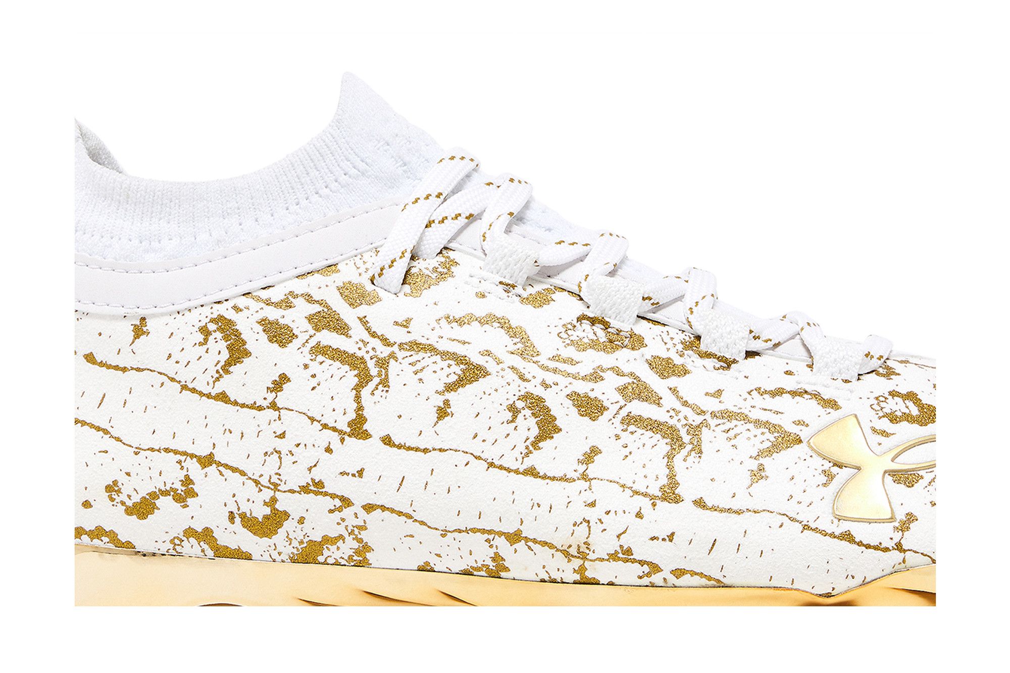 Order Under Armour Spotlight Lux Suede 2.0 ''Wit Metallic Goud'' 3024251-100