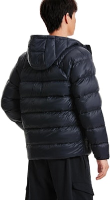 Under Armour Storm Chaqueta Negra con Capucha - Estilo Deportivo Casual. 1372651-001 1