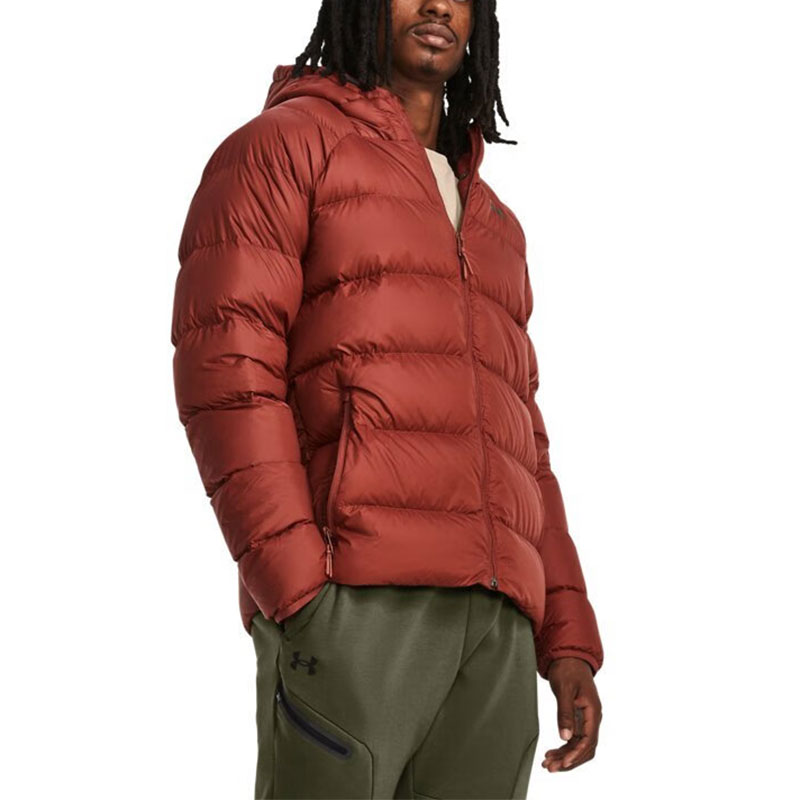 Shop Under Armour Storm Roja Chaqueta Acolchada Corta de Entrenamiento. 1372651-688