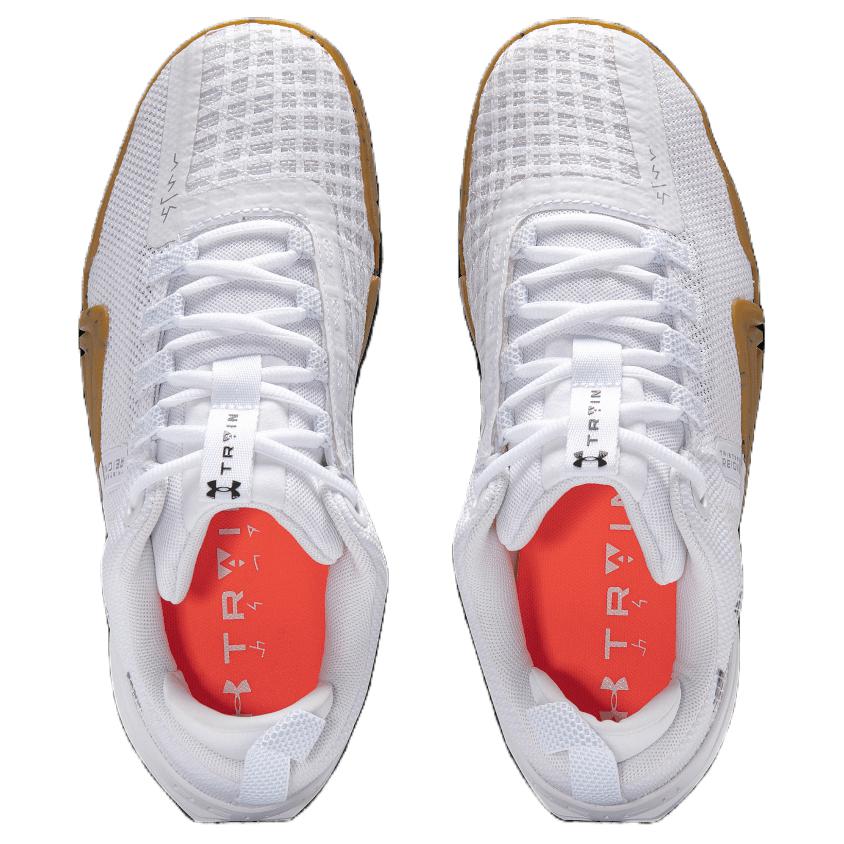 Lookbook 安德玛 TriBase Reign 6 '白色遥远灰色树胶'运动鞋 3027341-100