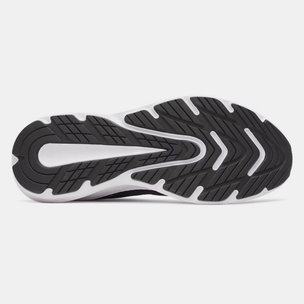 Purchase Under Armour Turbulence 3 Sepatu Lari 6006717-001