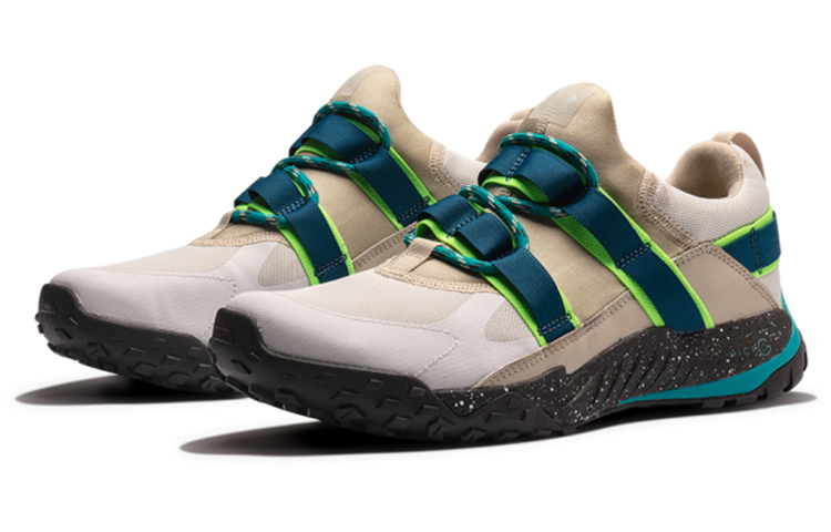 Lookbook Under Armour Valsetz Trek 3022620-101