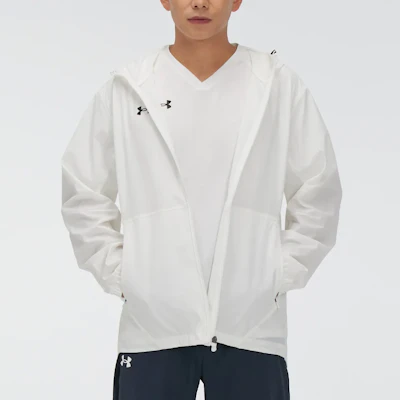 Under Armour 白色Logo戶外休閒運動拉鍊連帽外套 21600411-100-PACK Lookbook Under Armour 白色Logo戶外休閒運動拉鍊連帽外套 21600411-100-PACK