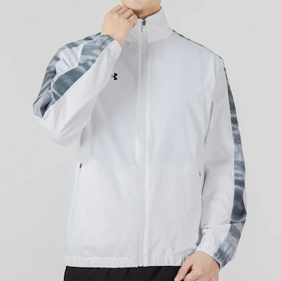 Under Armour Jaket Putih Utility Woven dengan Cetakan Ripple 22500401-100 Shop Under Armour Jaket Putih Utility Woven dengan Cetakan Ripple 22500401-100