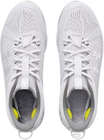 언더아머 야드 로우 MT '화이트 메탈릭 실버' 3025592-100 Shop 언더아머 야드 로우 MT '화이트 메탈릭 실버' 3025592-100