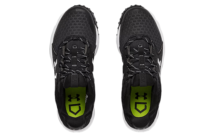 Shop Under Armour 庭院草皮 黑白