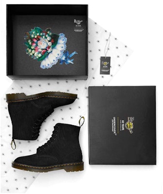 UNDERCOVER x Dr. Martens 1460 'Hitam Corduroy' 25924001 Sizing UNDERCOVER x Dr. Martens 1460 'Hitam Corduroy' 25924001