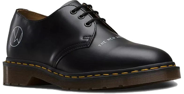 UNDERCOVER x Dr. Martens 1461 3-Eye ''Zwart'' 24960001 Order UNDERCOVER x Dr. Martens 1461 3-Eye ''Zwart'' 24960001