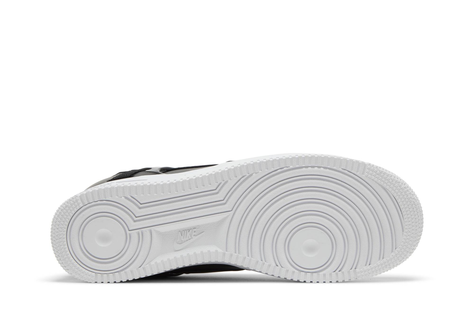 Shop 언더커버 x 나이키 에어포스 1 로우 "블랙" DQ7558-002