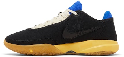 Uninterrupted x Nike LeBron 20 'Nyatakan Kebenaran Anda' FN0941-001 Lookbook Uninterrupted x Nike LeBron 20 'Nyatakan Kebenaran Anda' FN0941-001