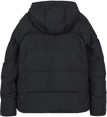 UNIQLO 琥珀黑色純色連帽羽絨外套,附拉鍊及口袋。 459624-09 Lookbook UNIQLO 琥珀黑色純色連帽羽絨外套,附拉鍊及口袋。 459624-09