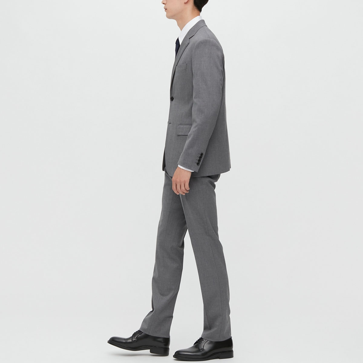 Lookbook UNIQLO 輕薄西裝外套 淺灰色 449624-05