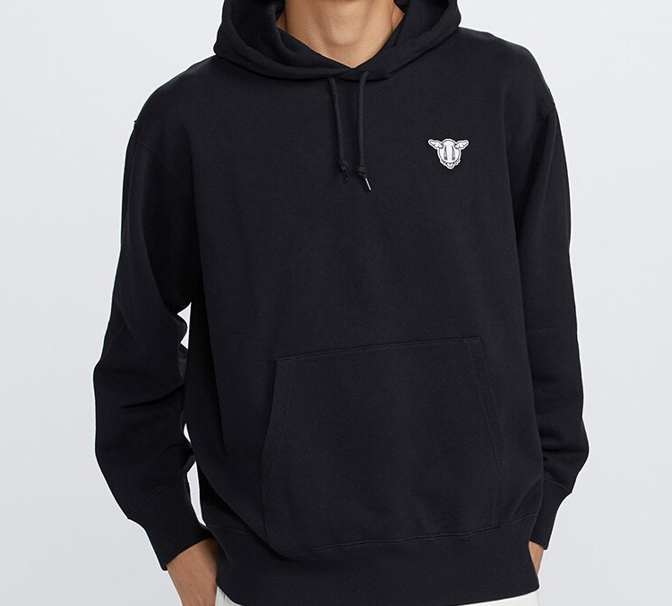 Shop UNIQLO 卡通長袖衛衣 男女款 黑色 423003-09