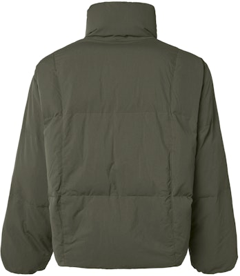 UNIQLO U FW23 男女款素色保暖外套 - 深橄欖綠 462851-57 Lookbook UNIQLO U FW23 男女款素色保暖外套 - 深橄欖綠 462851-57