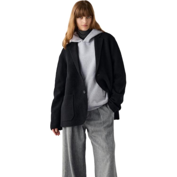 Lookbook UNIQLO聯名Clare Waight Keller C系列FW24黑色針織釦式外套 471709-09