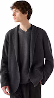 Lookbook UNIQLO x Clare Waight Keller C系列 FW24 深灰色針織外套 471709-08