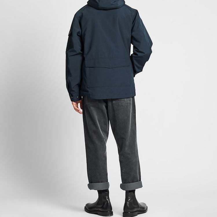 Shop UNIQLO x JW Anderson 可拆式羊毛內襯海軍藍連帽外套。 422092-69