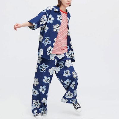 优衣库 x MARNI 深蓝色花卉印花短袖衬衫。 449637-68 Lookbook 优衣库 x MARNI 深蓝色花卉印花短袖衬衫。 449637-68